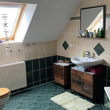 Im Gruenen, Haus Cara, 120m², 4 Zi, Kue, Bad Apartment Schkeuditz